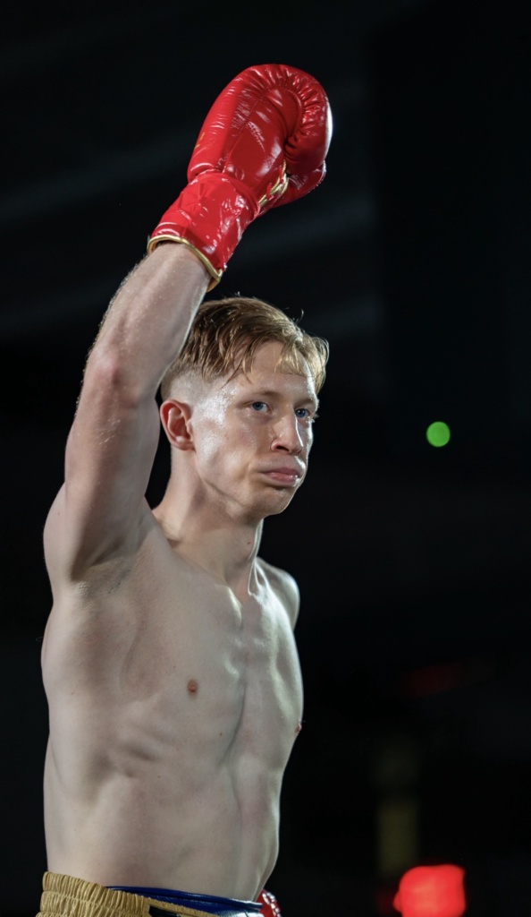 Kiütéssel debütált Miamiban a kick-boxosból profi ökölvívóvá lett Veres Roland