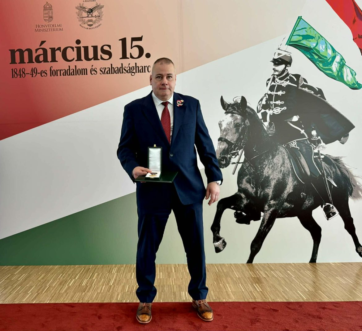 Állami kitüntetést kapott Csabai Atilla